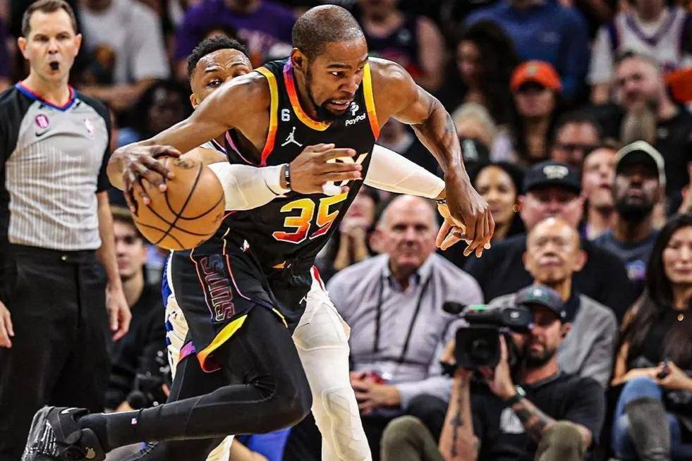 开云体育-菲尼克斯太阳迎意甲关键赛，今夜完成体检，质疑声仍在，身体对抗强度拉满-开云体育